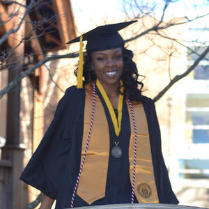 Meet your Posher, Olivia